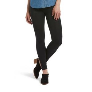 HUE | Seamless Fleece-Lined Leggings | Black